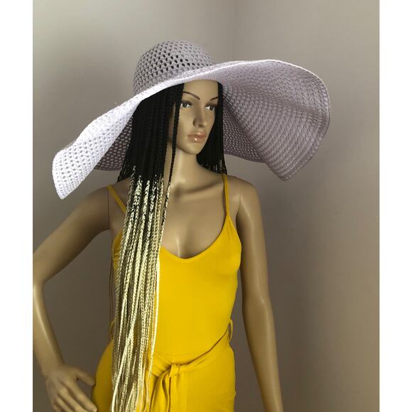 Over sized shapeable straw hat-Lavender - Picture 1 of 2